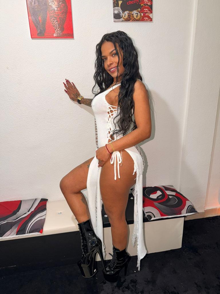 Chica busca chico en Granada: 