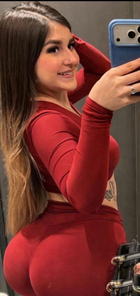 Chica busca chico en Ibiza: Chica busca chico