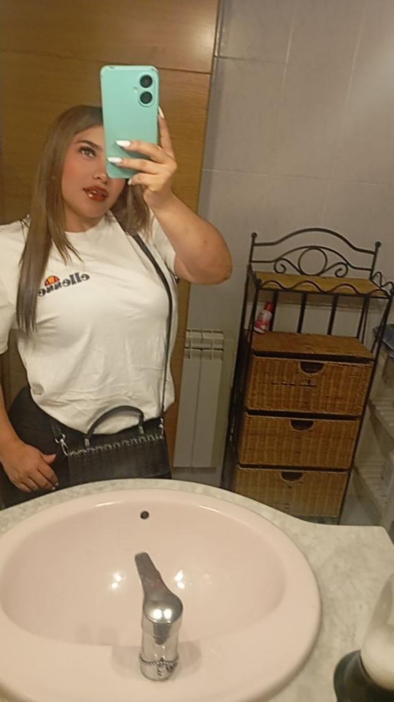 661571954: Chica busca chico en Granada