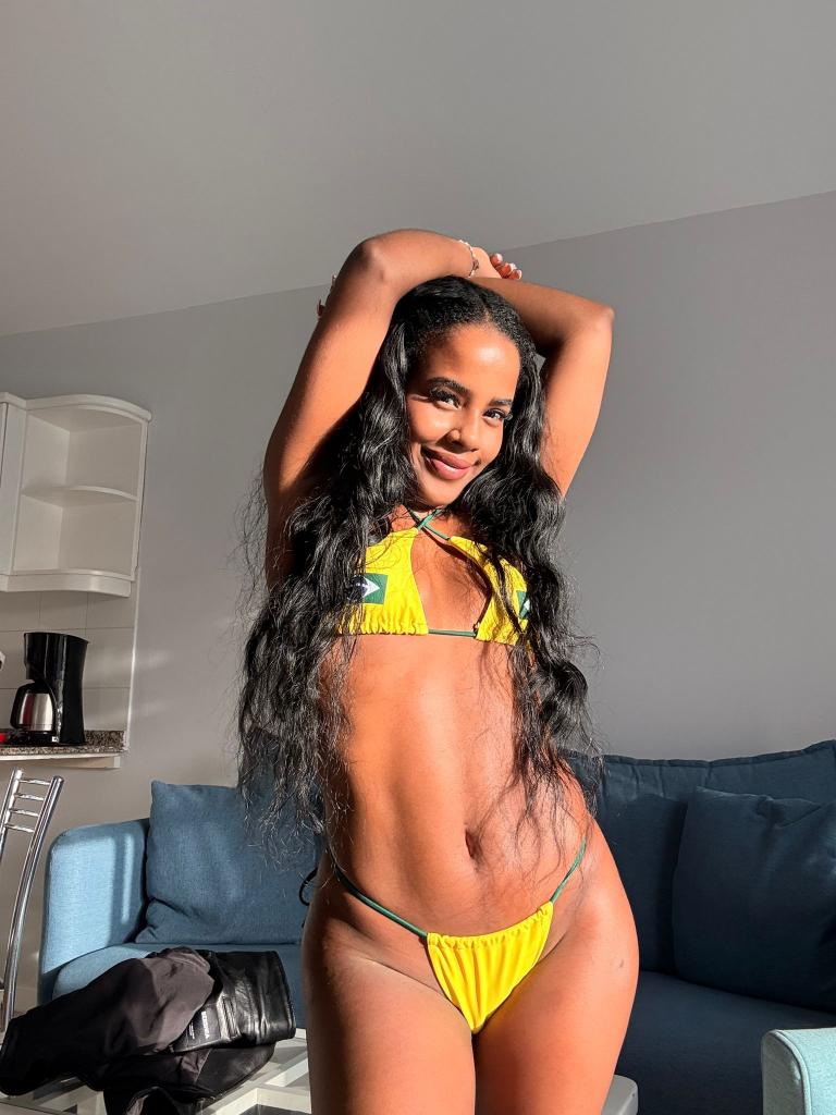 607628178: Chica busca chico en Barcelona