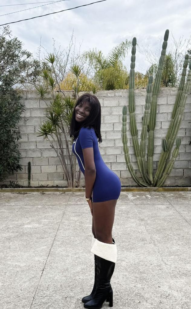 745026090: Chica busca chico en Málaga