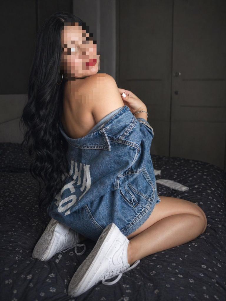 Chica busca chico en Huelva: 