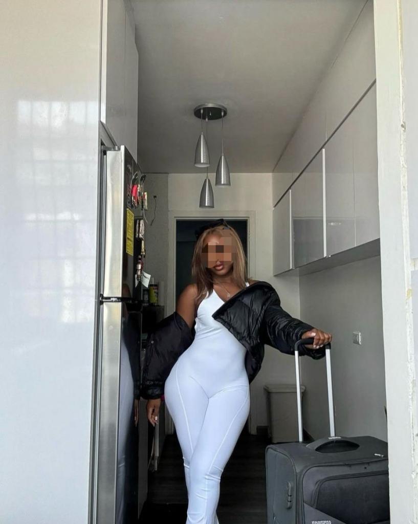 Chica busca chico en Tenerife: 