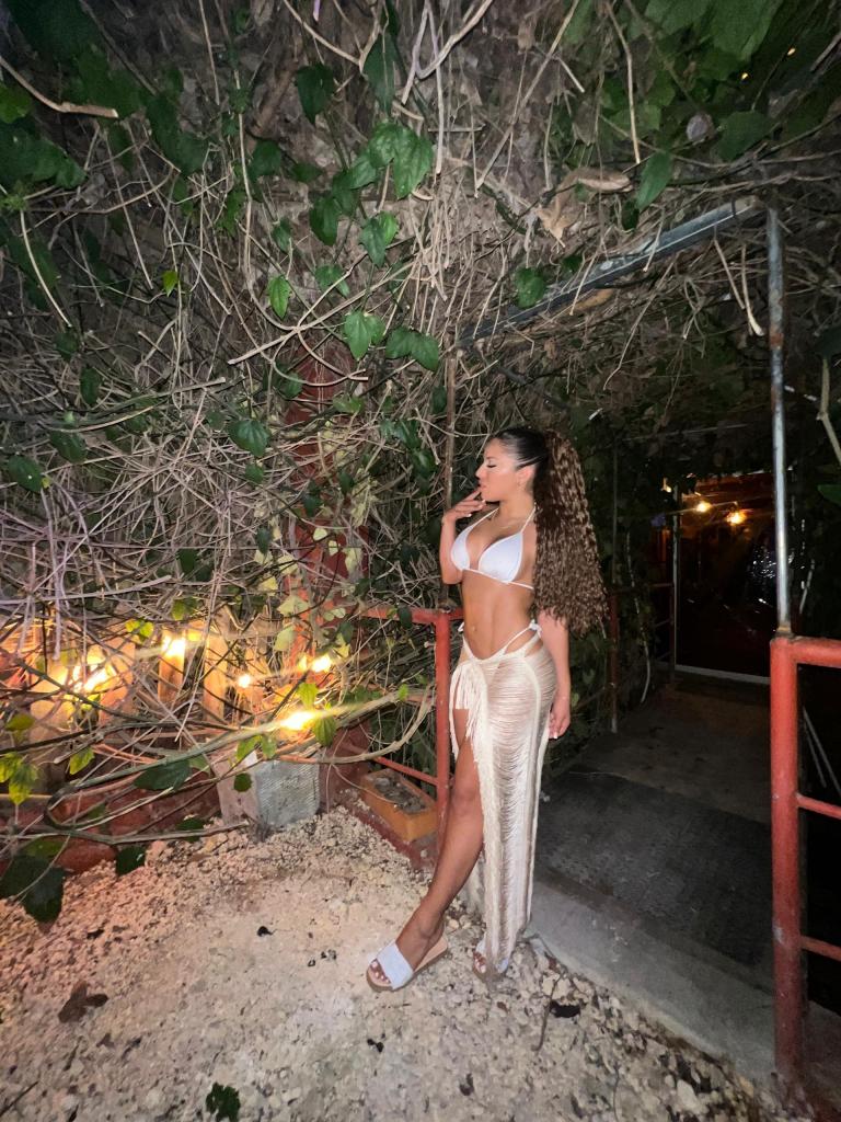 Chica busca chico en Ibiza: 