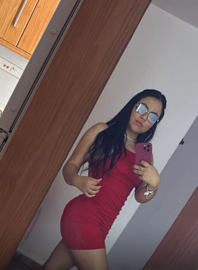 672814384: Chica busca chico en Granada