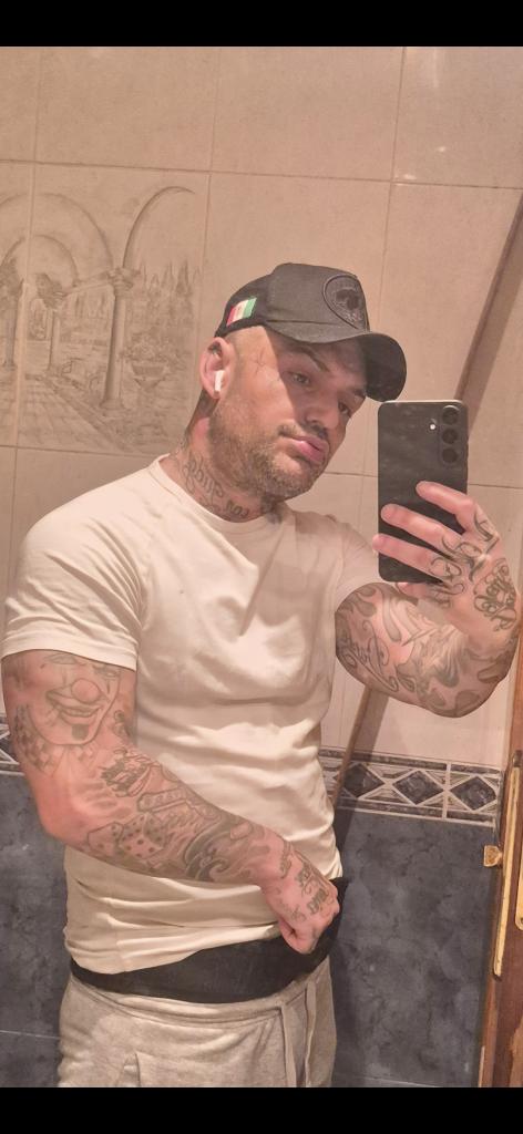 663298354: Chico busca chica en Valencia