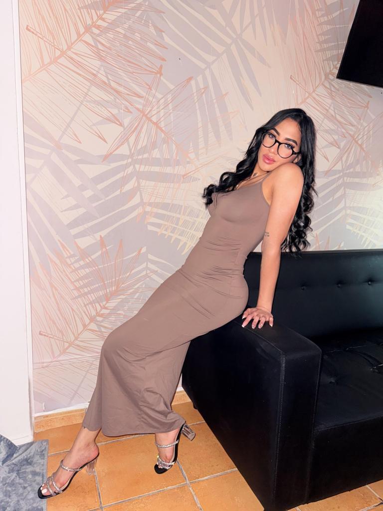 Chica busca chico en Ibiza: 