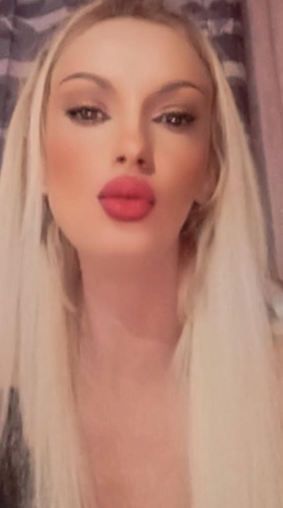 643712460: Chica busca chico en La Coruña