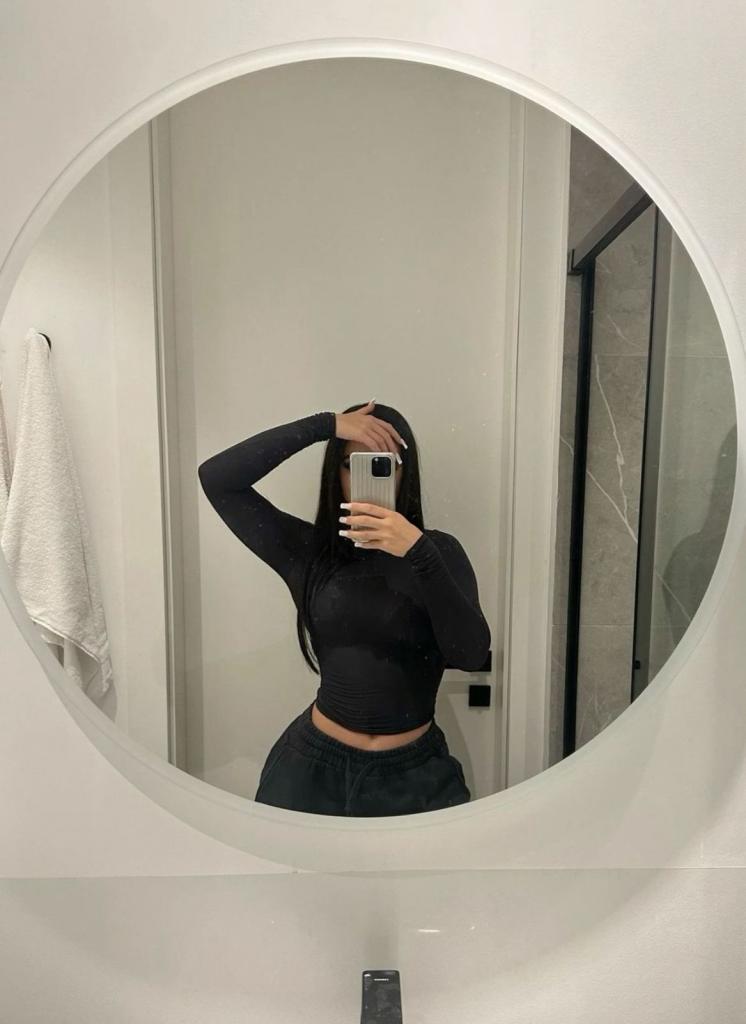 Chica busca chico en Almería: 