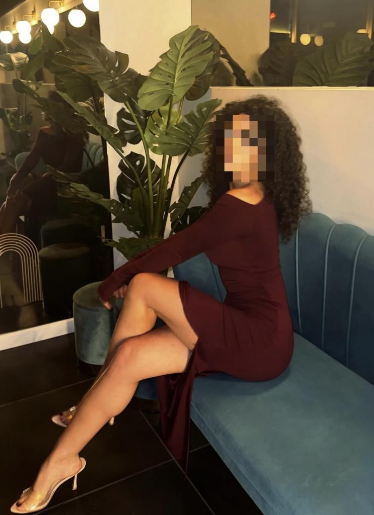 Chica busca chico en Cádiz: 