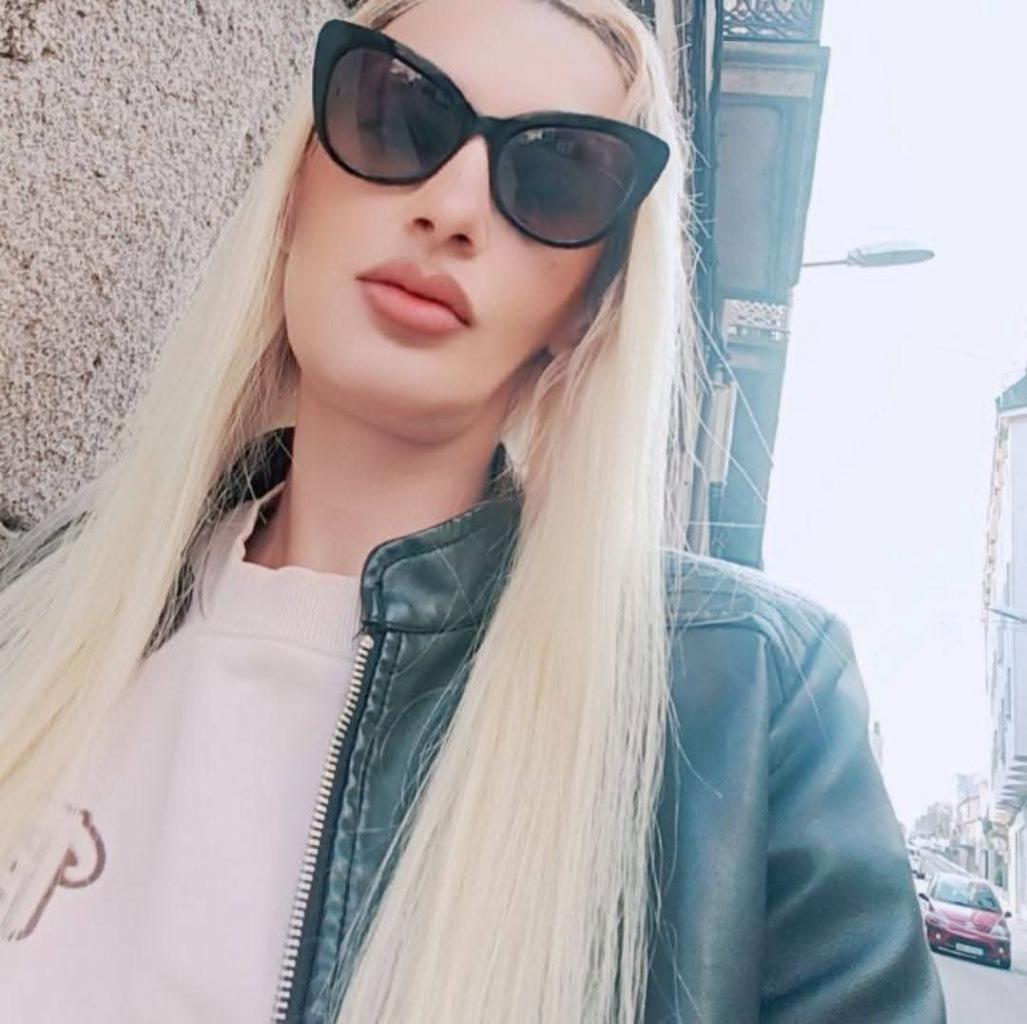 643712460: Chica busca chico en La Coruña