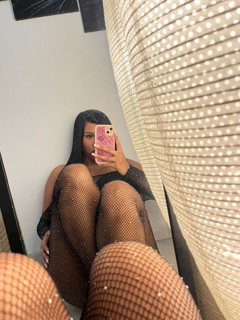 Chica busca chico en Huelva: 