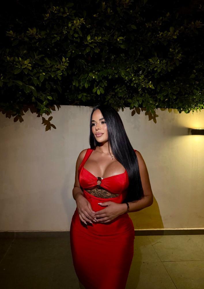 Chica busca chico en Ibiza: 