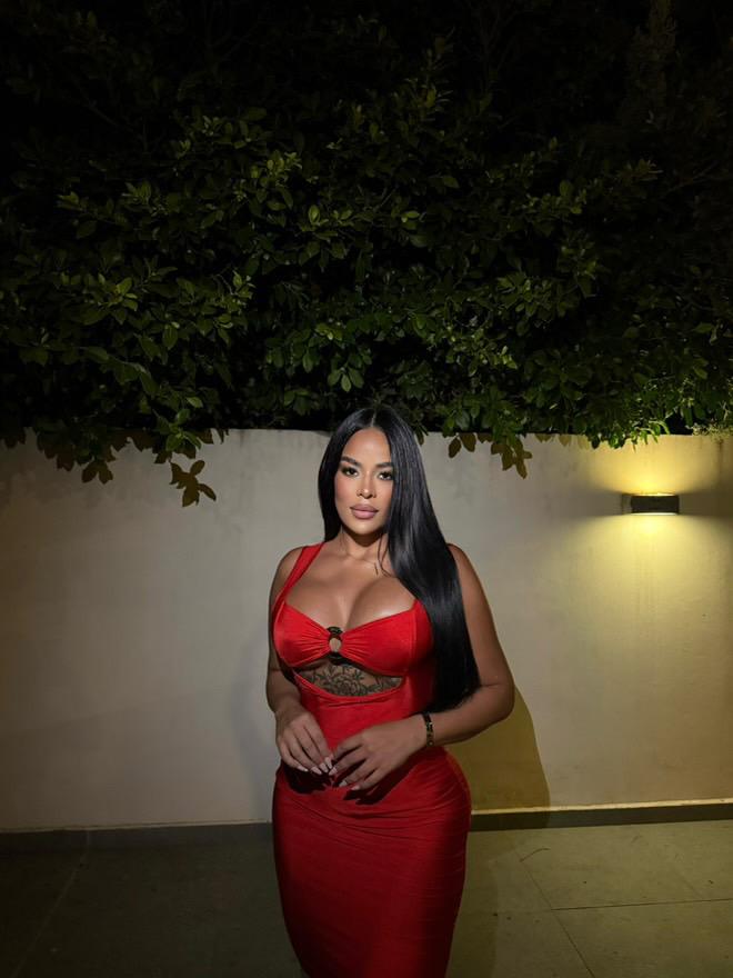 Chica busca chico en Ibiza: 