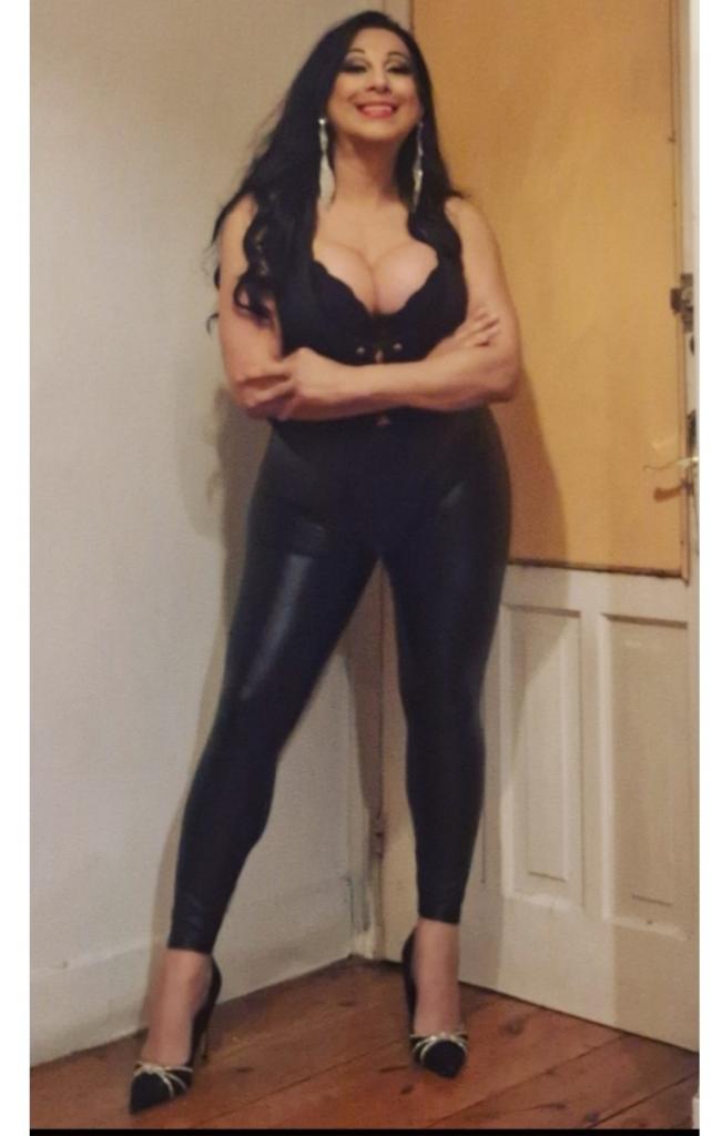 604084017: Travesti en León