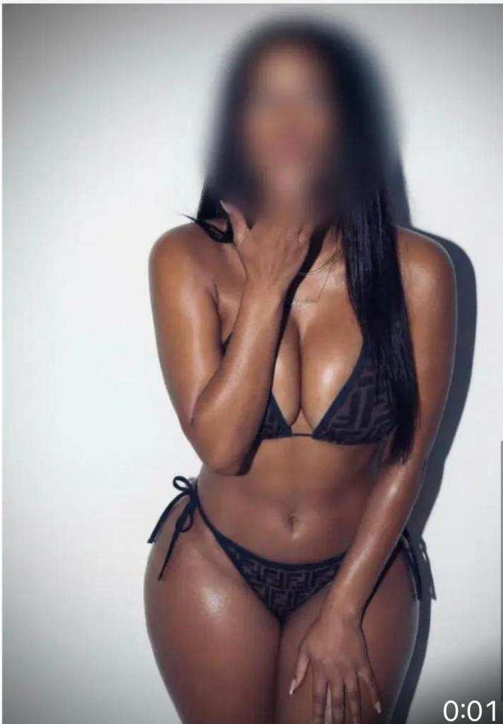 Chica busca chico en La Coruña: 