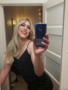 641527593: Transexual en León