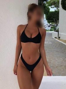 614210813: Chica busca chico en Barcelona