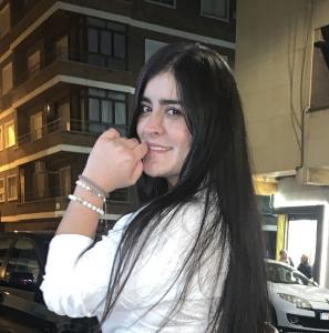 613761366: Chica busca chico en Pontevedra