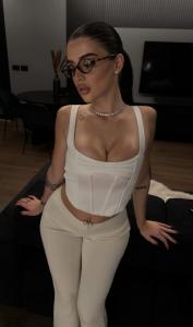 644784505: Chica busca chico en Mallorca