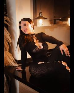 613796843: Chica busca chico en Madrid