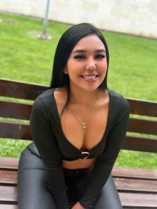 611334105: Chica busca chico en Navarra