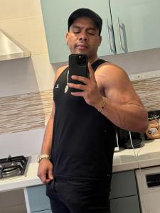 677357049: Chico busca chica en Las Palmas