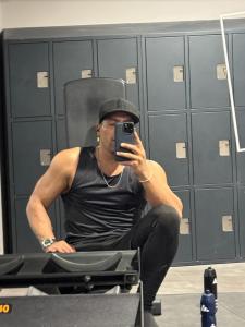 677357049: Chico busca chica en Las Palmas