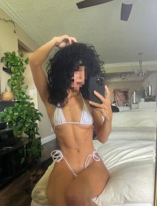 613437550: Chica busca chico en Málaga