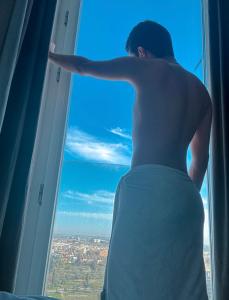 664538947: Chico busca chica en Cádiz