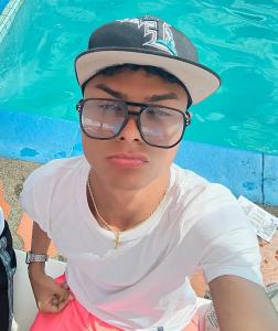 613682116: Chico busca chica en Tenerife