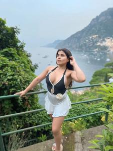 695165667: Chica busca chico en Ibiza