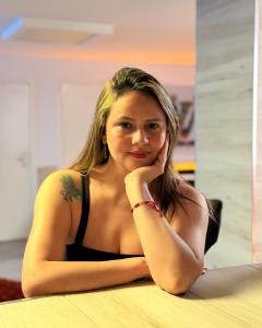 692340887: Chica busca chico en Ibiza