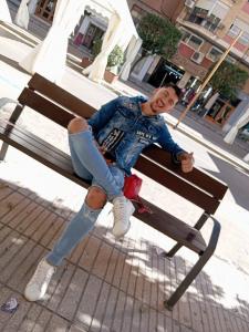 643154954: Chico busca chica en Zaragoza