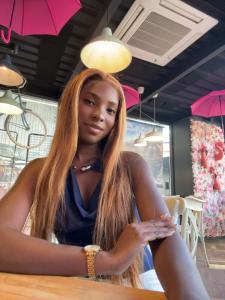 745026090: Chica busca chico en Málaga