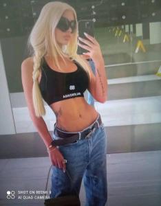 643712460: Chica busca chico en La Coruña