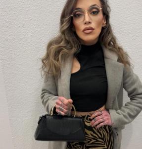 643688515: Chica busca chico en Madrid