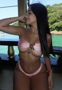 678786360: Chica busca chico en Ibiza