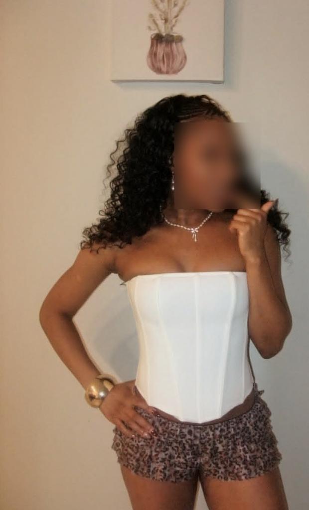 Chica busca chico en Cádiz: 