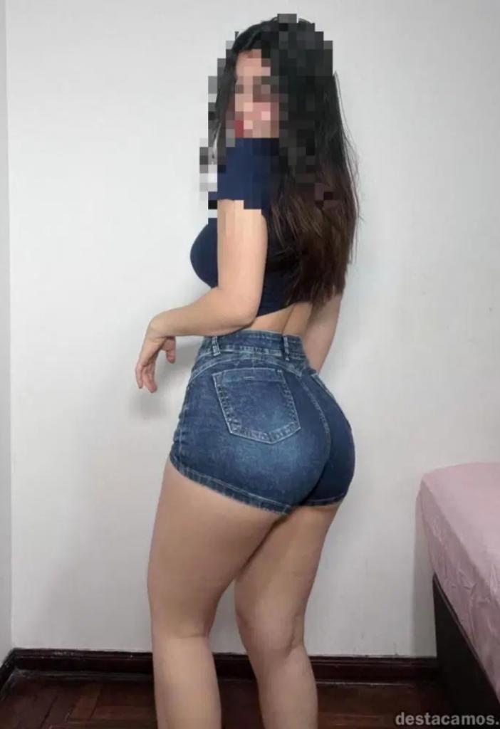 658681832: Chica busca chico en La Coruña