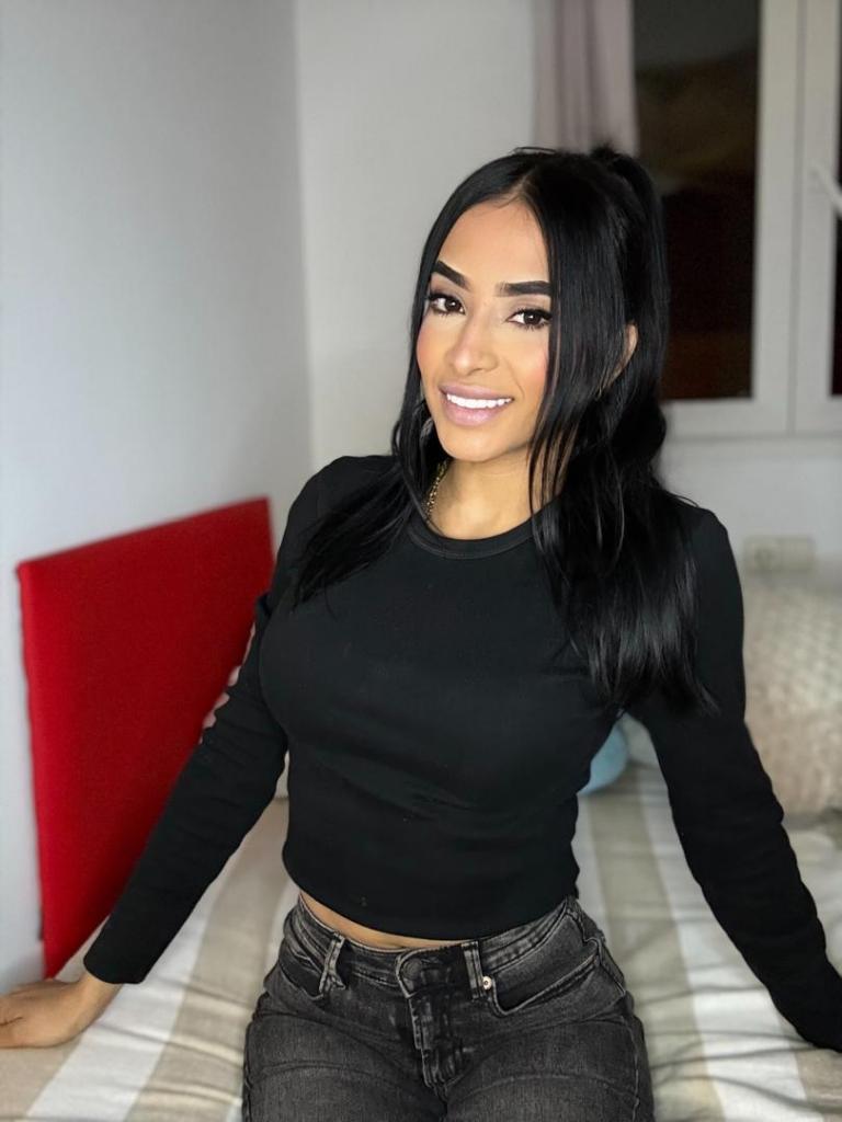 Chica busca chico en Ibiza: 