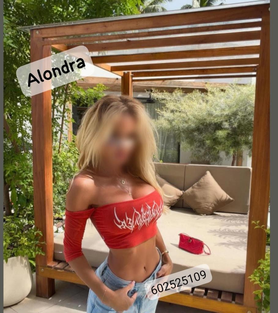 Chica busca chico en Almería: 