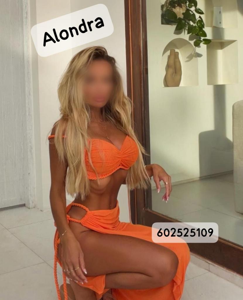 Chica busca chico en Almería: 