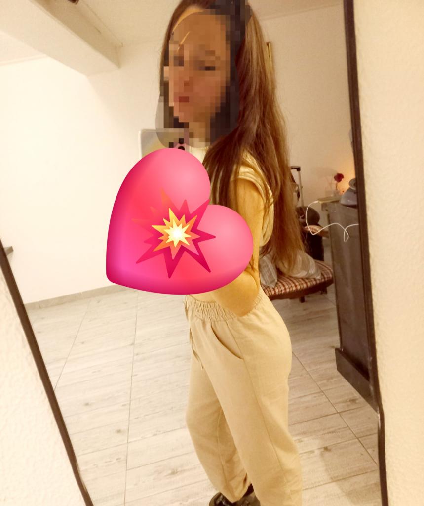 663123834: Chica busca chico en Lérida