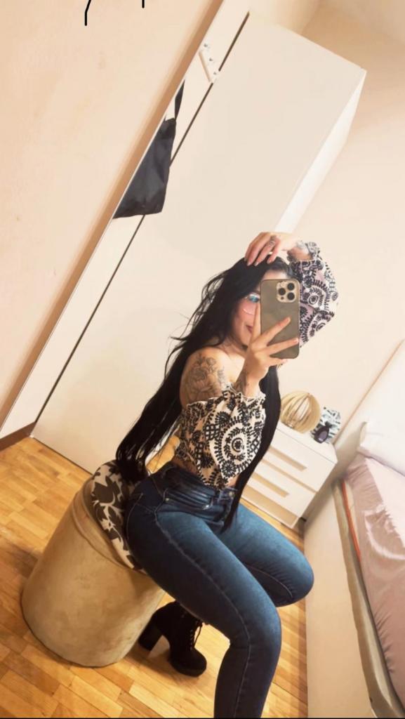 742043692: Chica busca chico en Murcia