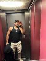 677357049: Chico busca chica en Las Palmas