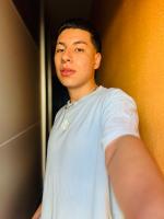 664538947: Chico busca chica en Cádiz