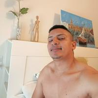 642432590: Chico busca chica en Sevilla