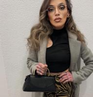 643688515: Chica busca chico en Madrid