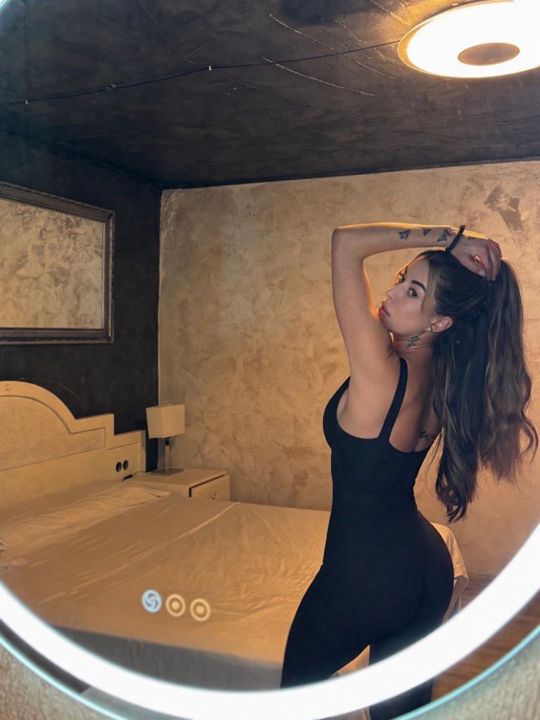 Chica busca chico en Ibiza: 